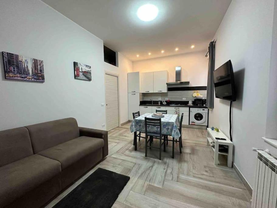 Family Flat Near Metro A Leilighet Roma Eksteriør bilde